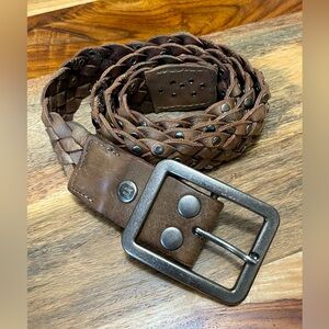 Linea Pelle leather belt - woven with rivets - preowned - fots 25-28 waist
